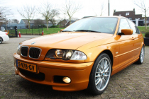 Une belle BMW 3 E46 ne doit pas coûter une fortune, une berline six cylindres entièrement sur mesure revient moins cher qu'une Fabia de base - 2 - BMW 323i Individual krasna levna sale 03