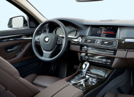 Vous achetez de grands domaines de luxe pour une fraction de leur prix d'origine après quelques années, ils combinent performance et fiabilité avec la praticité - 6 - BMW 520d Touring 2015 illustratni foto 03