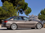 Les Allemands ont choisi des voitures d'occasion diesel bon marché qui ne feront pas sauter la banque, il y a une version indésirable de la Skoda Octavia III - 2 - BMW 320d 2012 illustratni foto 02