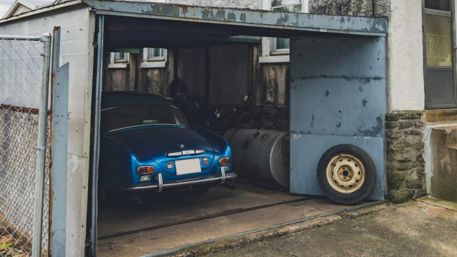 Jedno z nejkrásnějších BMW bylo objeveno schované v garáži. Stálo tam 43 let, takových je jen 11
