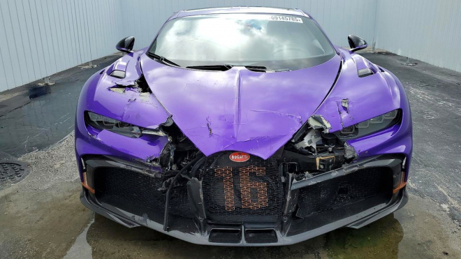 Žádná AI: Reálně nabourané Bugatti Chiron na vrakovišti se hned tak nevidí, teď ho prodávají v aukci na díly