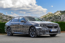 La nouvelle BMW Série 5 dévoilée en avance avec une fuite, la clientèle traditionnelle peut pousser un soupir de soulagement pour une fois - 2 - BMW 5 2023 spy officiel 01