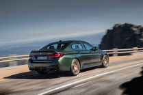 Gifle Mercedes : BMW rejette le downsizing et les petits hybrides en version M, une voiture électrique fonctionnelle ne peut même pas être fabriquée maintenant - 2 - BMW M5 CS 2021 first set 04