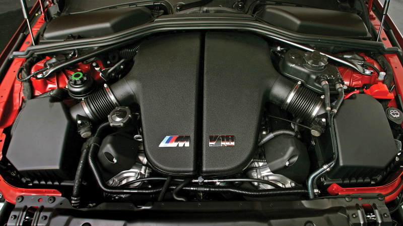 the-power-of-the-legendary-bmw-m5-v10-engine-still-going-strong-at