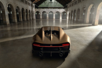 La nouvelle Bugatti est l'incarnation des pires cauchemars d'un réparateur automobile, il a fallu deux ans pour préparer sa peinture - 6 - Bugatti Chiron Super Sport 2023 Golden Era 06
