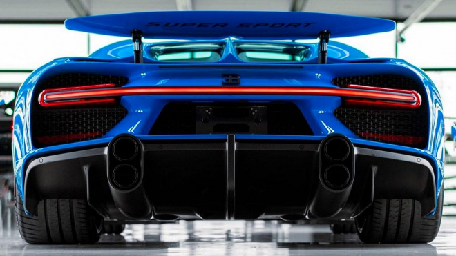 Bugatti ukázalo nejmodřejší ze svých modrých aut, v něžně brutálním hávu skrývá až 1 618 koní