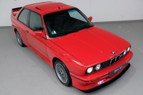 A vendre aujourd'hui, une BMW M3 E30 presque neuve dans une version rare. Pour une voiture machine à remonter le temps, 10 millions de - 5 - BMW M3 E30 Sport Evolution 1991 almost nova 2024 sale 06