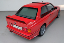 A vendre aujourd'hui, une BMW M3 E30 presque neuve dans une version rare. Pour une voiture machine à remonter le temps, il manque 10 millions - 7 - BMW M3 E30 Sport Evolution 1991 almost nova 2024 sale 08