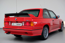 A vendre aujourd'hui, une BMW M3 E30 presque neuve dans une version rare. Pour une voiture machine à remonter le temps, 10 millions c'est un peu juste - 10 - BMW M3 E30 Sport Evolution 1991 almost nova 2024 sale 11