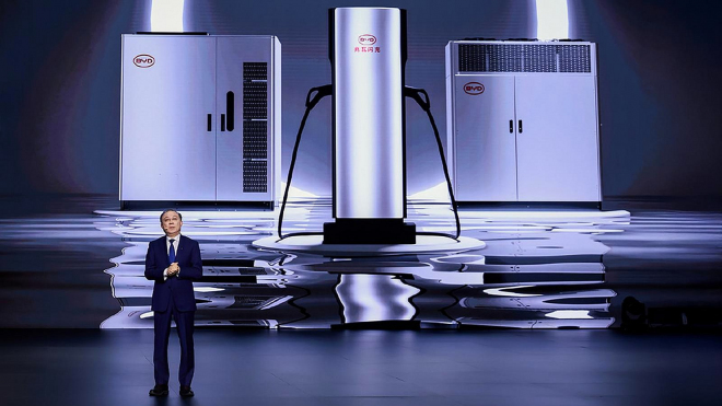 Ani nové čínské řešení dobíjení elektromobilů se zdaleka nevyrovná tankování spalovacích aut, tady zas někdo neumí počítat