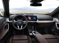 Près de la moitié des propriétaires de VE envisagent de revenir aux voitures à combustion interne, selon une étude, la satisfaction à l'égard de la recharge continue de chuter - 3 - BMW iX1 2024 illustrative photo 03