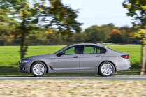 Comparez la nouvelle BMW Série 5 avec l'ancienne, vous serez surpris de voir comment l'une apparaît à côté de l'autre - 6 - BMW 5 G60 nove vs G30 stare srovnani 06