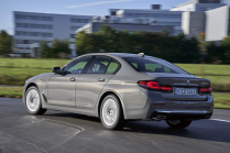 Comparez la nouvelle BMW Série 5 avec l'ancienne, vous serez surpris de les voir côte à côte - 8 - BMW 5 G60 nove vs G30 stare srovnani 08