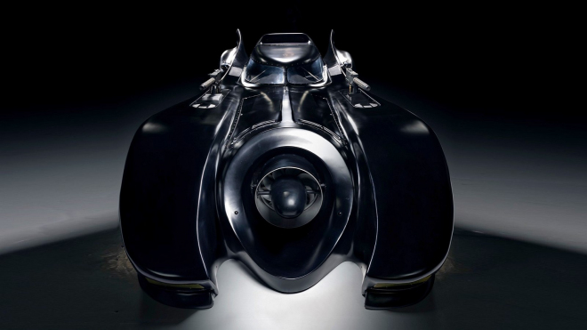 Jediný Batmobil s funkčním turbínovým pohonem je na prodej, jede skoro 300, „žere” 78 litrů na sto
