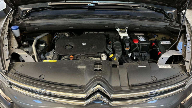 Francouzský rodinný ideál skončil po 4 letech pro nezájem, dnes jako levná ojetina překvapí svou spolehlivostí, hlavně jako diesel