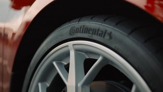 Continental slaví 150 let existence oslavováním auta, na nějž pneumatiky dodává konkurenční Michelin