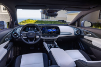 Le chef de GM admet que l'entreprise fait des centaines de milliers de dollars sur chaque véhicule électrique abordable, rien ne changera avant 10 ans - 3 - Chevrolet Equinox 2023 official 03