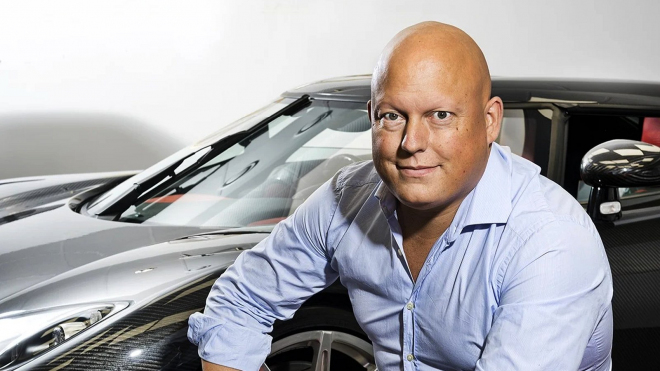 Šéf Koenigseggu už na elektřinu nevěří, vysvětlil, proč je dnes spalovací motor fakticky nenahraditelný