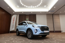 Les nouvelles voitures se vendent de mieux en mieux en Russie, c'est pourquoi Hyundai et Kia continuent de refuser de quitter ce marché - 3 - Chery Tiggo 7 Pro Max 2022 first set 03