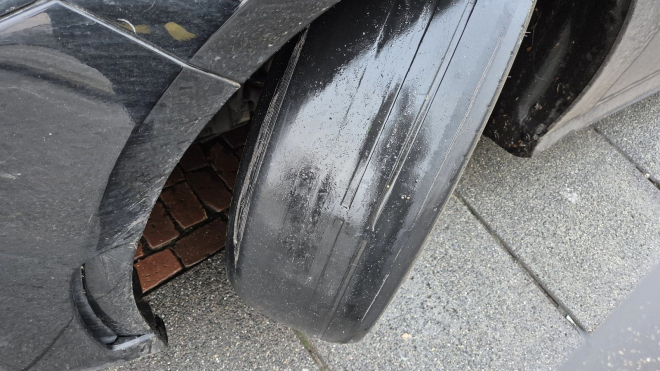 Řidič si v běžném provozu spletl své auto s monopostem Formule 1, policie to ocenila na 5 tisíc