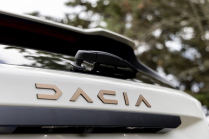 Nouveau Dacia Duster offre beaucoup pour les petits, la version la plus pratique poche l'ensemble Simply Clever Skoda - 26 - Dacia Duster Extreme 2023 première série 26