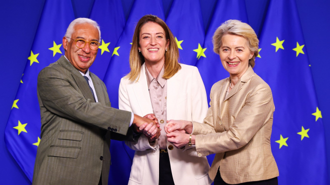 Evropský cirkus se &bdquo;zrušením zákazu spalovacích motorů&rdquo; nezklamal, přišel s totálním nesmyslem, který opěvuje jen VW