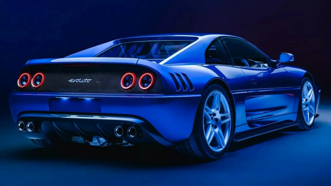 Bývalý šéfdesignér Jaguaru předělal slavné Ferrari z 90. let na moderní auto, umí upoutat pozornost