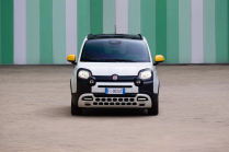 La Fiat Panda bon marché n'est pas prête de s'arrêter. Le constructeur la maintiendra en vente des années après l'arrivée de la prochaine génération, mais elle changera de nom - 6 - Fiat Pandina 2024 first set 06