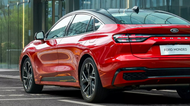 Ford Mondeo žije dál a ukázal se v novém. Při jeho cenách to bude znovu hit