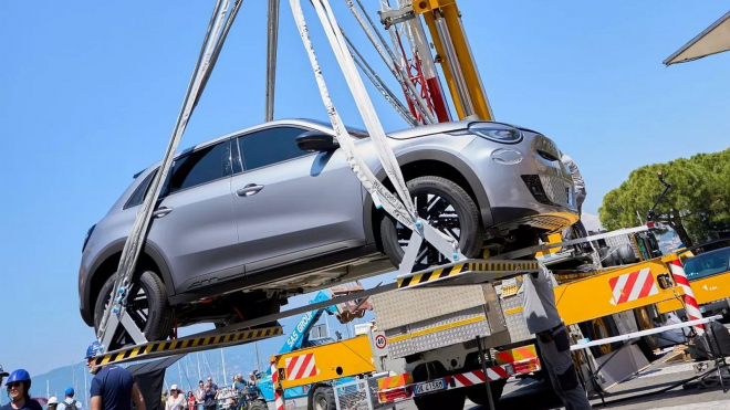 Fiat a claqué des doigts et jeté le gris dans les toilettes, elle ne vous vendra pas une voiture grise pour tout l'argent du monde.