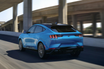 Ford admet qu'il perdra au moins 98 milliards sur les voitures électriques cette année, et annule ses projets jusqu'en 2026 - 2 - Ford Mustang Mach-E GT Performance 2021 03