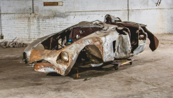 Bonne chance pour vendre votre belle voiture d'occasion, quelqu'un vient d'acheter ce tas de ferraille pour 37,5 millions de couronnes tchèques - 1 - Ferrari 500 Mondial Spider 1954 prix d'adjudication 01