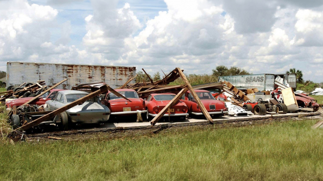 La plus belle collection de Ferrari trouvée dans une grange est mise aux enchères, des milliards de bijoux ont été accidentellement découverts par un ouragan.