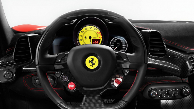 S nejvíc ojetým Ferrari na světě pořád jezdí jeho první majitel. A má ještě jedno, se kterým zachází podobně