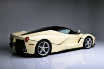La vente de la Ferrari hybride du célèbre chanteur a dû être interrompue. Sa batterie est morte, son remplacement coûtera une fortune - 6 - Ferrari LaFerrari Sammy Hagar 06