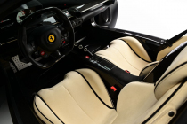 La vente de la Ferrari hybride du célèbre chanteur a dû être interrompue. Sa batterie est morte, son remplacement coûtera une fortune - 10 - Ferrari LaFerrari Sammy Hagar 10