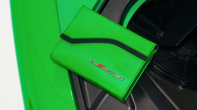 Mimochodem, také hybridním LaFerrari po 10 letech odchází baterie. Ceny nových ruinují i zámožné majitele