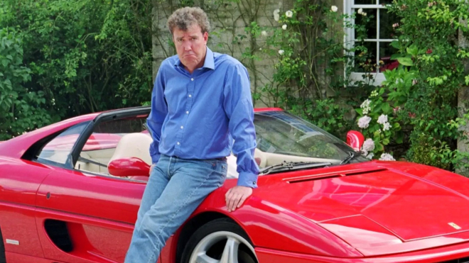 Jediné Ferrari, které kdy vlastnil Jeremy Clarkson, je na prodej. Od koupě dalšího ho odradilo na zbytek života