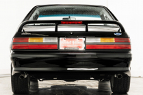 Quelqu'un a caché dans son garage pendant 31 ans une voiture neuve, non emballée, pour des centaines de milliers de CZK, maintenant elle se vend pour 3,5 millions - 5 - Ford Mustang SVT Cobra 1993 vente au déballage 05