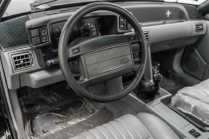 Quelqu'un a caché pendant 31 ans dans son garage une voiture neuve, non emballée, pour des centaines de milliers de CZK, elle se vend maintenant pour 3,5 millions - 11 - Ford Mustang SVT Cobra 1993 vente au déballage 11