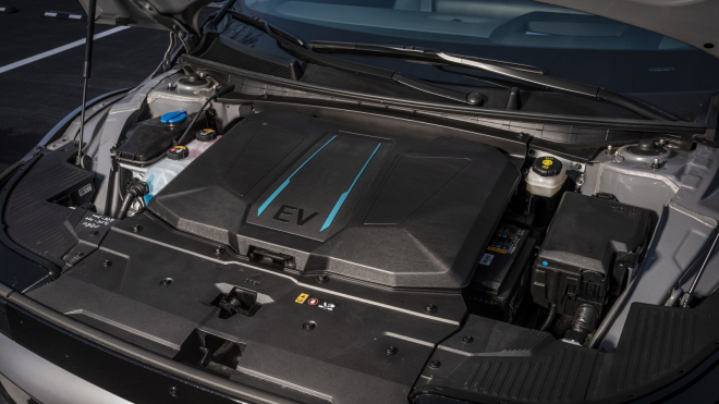 La voiture électrique sportive de Hyundai échoue aux tests et tombe comiquement en panne de batterie pendant la conduite.