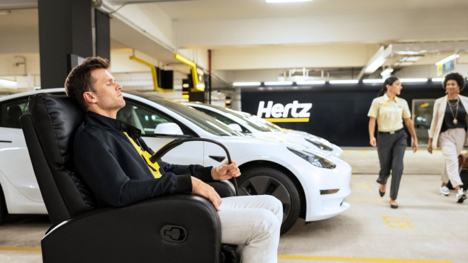 Hertz levně rozprodává nechtěné a poruchové elektromobily, jen tři roky staré Tesly jsou k mání za pakatel