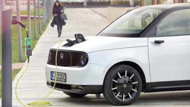 Provoz elektromobilů je dražší už i v „Elektristánu”, i když tam mají nejdražší benzin v Evropě