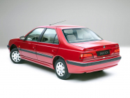 Voiture de l'année 1988, la légendaire Peugeot 405 touche enfin à sa fin. Elle est restée en vente jusqu'au dernier moment grâce à des prix fabuleux - 5 - IKCO Peugeot Pars ilu 05