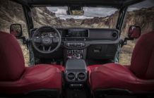 Jeep arrête de croire en ses projets électriques, remet en vente en République tchèque un autre moteur à combustion interne meilleur et moins cher - 9 - Jeep Wrangler 2023 facelift 09