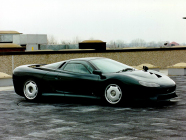 La supercar bâclée de Jaguar était un flop total, ce n'est qu'après avoir été coupée qu'elle a finalement reçu une version séduisante - 2 - Jaguar XJ220 Pininfarina 1995 first set 02