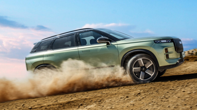 Číňané v Evropě bodují s levným velkým SUV. Lidé mu říkají Range Rover z Temu a není to urážka