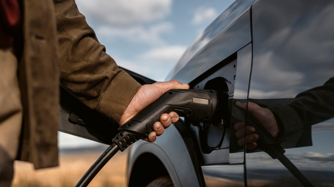 CR a mesuré l'autonomie des voitures électriques sur autoroute. Même dans des conditions idéales et à faible vitesse constante, elle est faible.