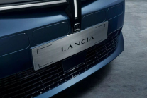 Après 13 ans, la première Lancia nouvelle et bizarre a révélé ses prix. Elle est très chère et se fait remarquer par sa technologie - 11 - Lancia Ypsilon 2024 first set 11