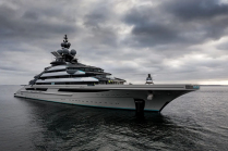 Le yacht d'un oligarque russe, reproduit à la manière d'un navire de guerre, a fait le tour du monde au nez et à la barbe des autorités. Il est à nouveau en sécurité - 8 - Lurssen Nord 2022 first set 08